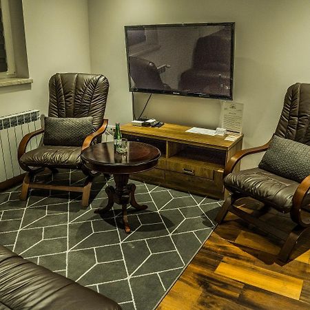 Apartamenty Korona Кросно Екстер'єр фото