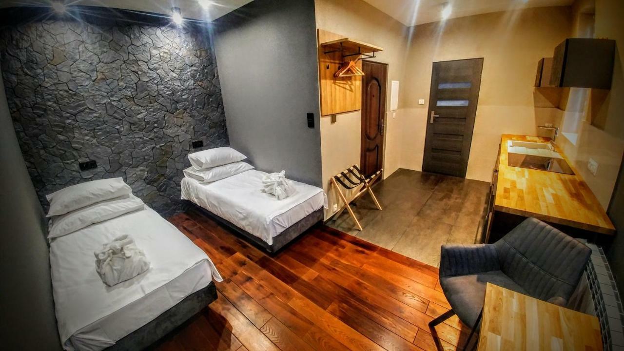 Apartamenty Korona Кросно Екстер'єр фото