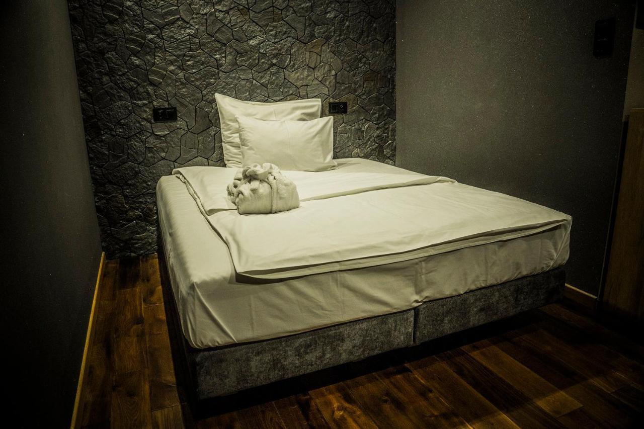Apartamenty Korona Кросно Екстер'єр фото